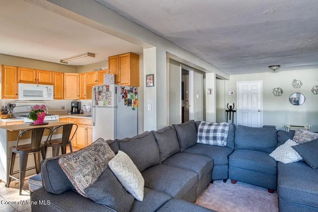 2298 Selkirk Road Sandpoint ID 83864