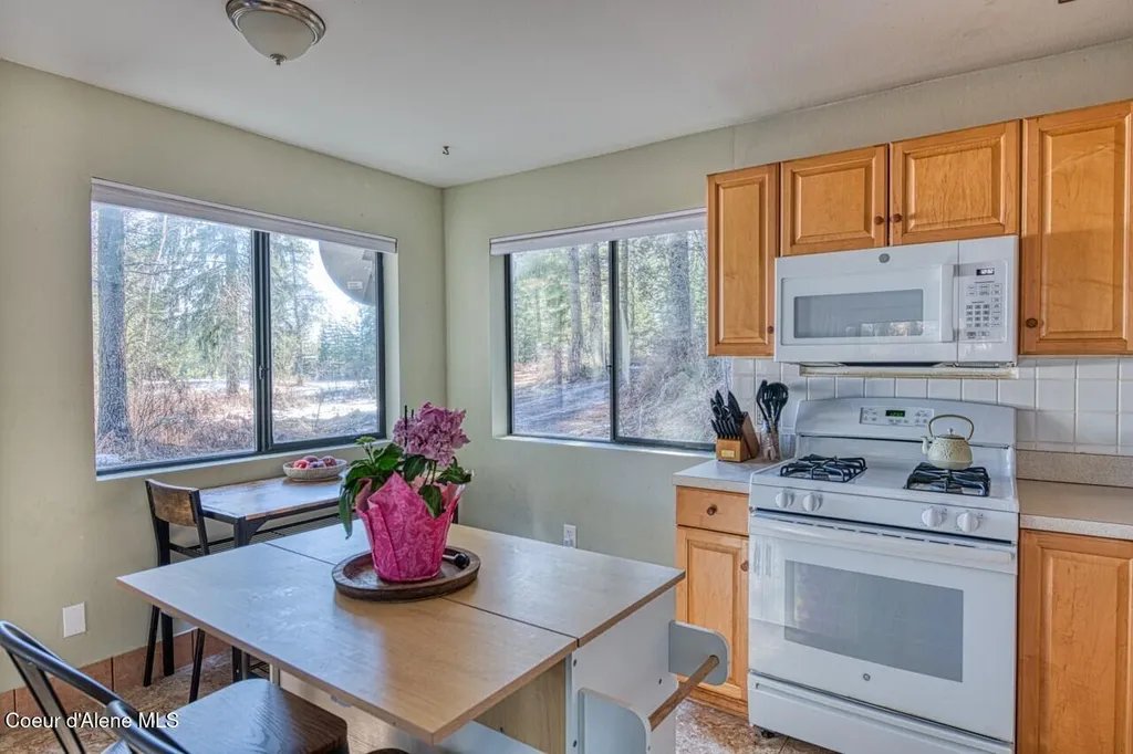 2298 Selkirk Road Sandpoint ID 83864