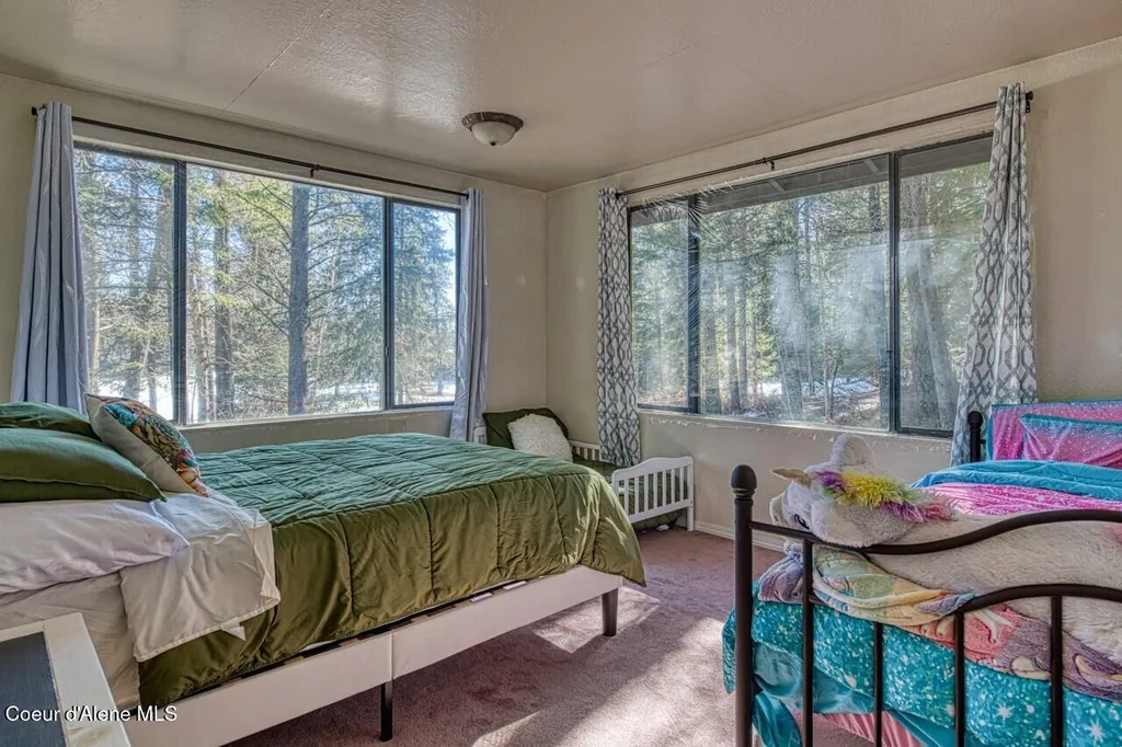 2298 Selkirk Road Sandpoint ID 83864