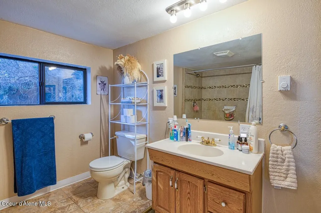 2298 Selkirk Road Sandpoint ID 83864