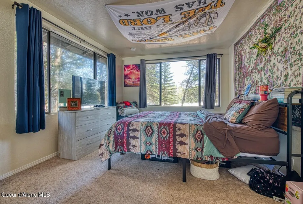 2298 Selkirk Road Sandpoint ID 83864