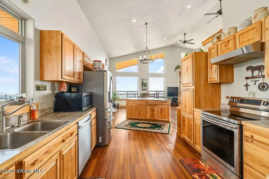 10653 N Payment Peak Road Hauser ID 83854