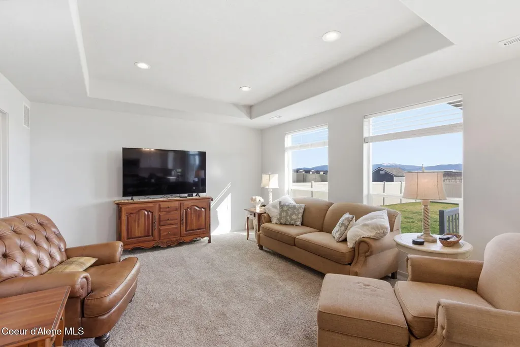 9798 N Heston Loop Hayden ID 83835