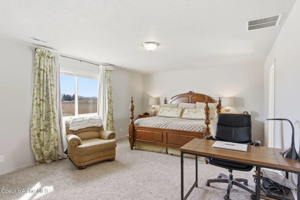 9798 N Heston Loop Hayden ID 83835