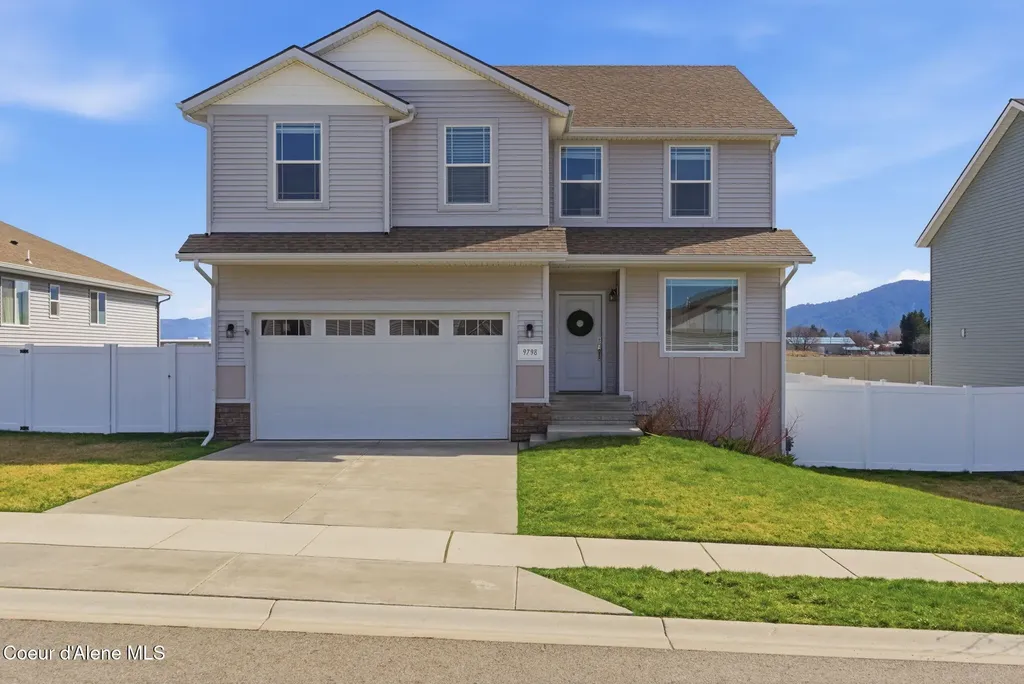 9798 N Heston Loop Hayden ID 83835