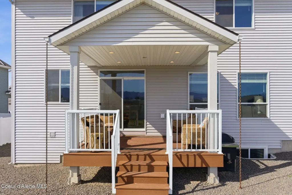 9798 N Heston Loop Hayden ID 83835