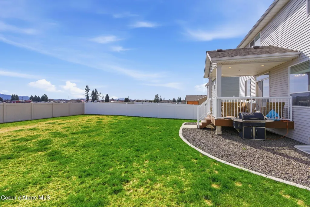 9798 N Heston Loop Hayden ID 83835