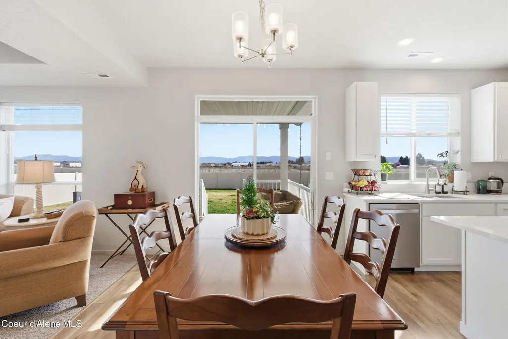 9798 N Heston Loop Hayden ID 83835