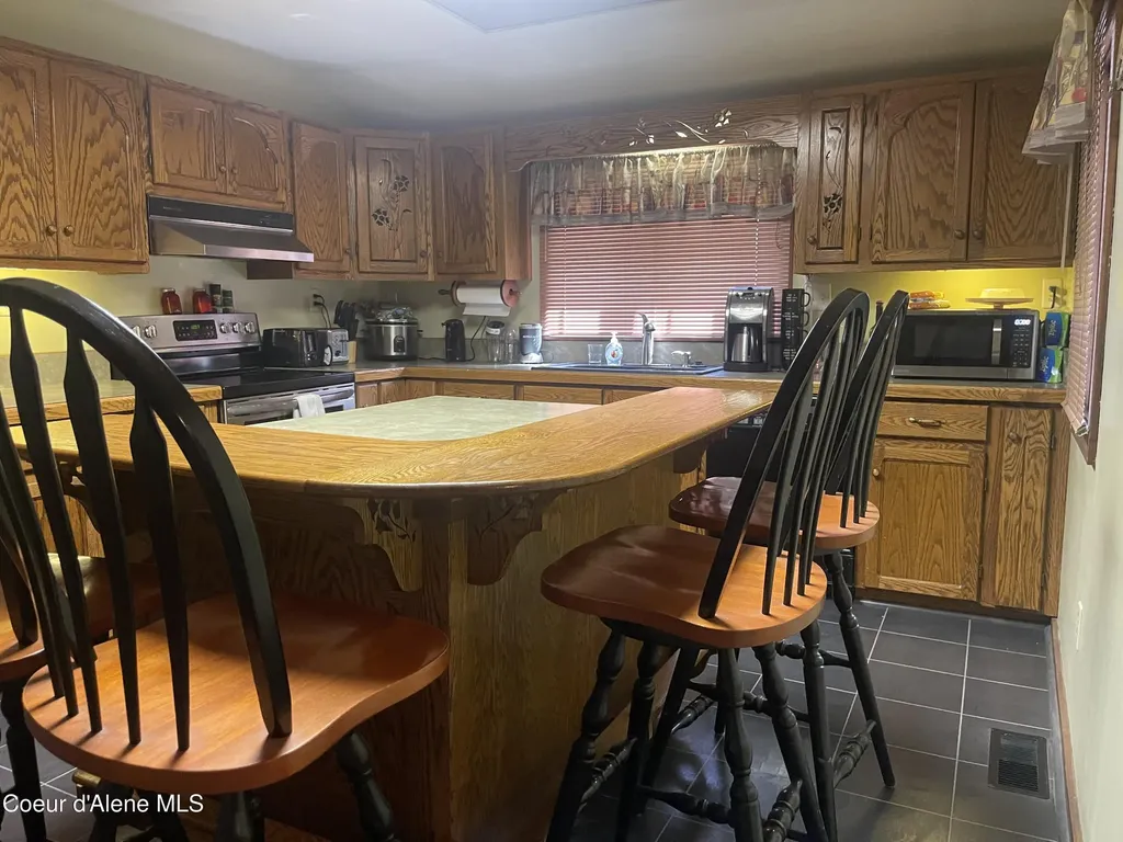 7042 Oak Street Bonners Ferry ID 83805