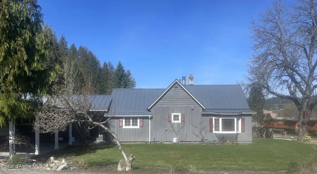 7042 Oak Street Bonners Ferry ID 83805