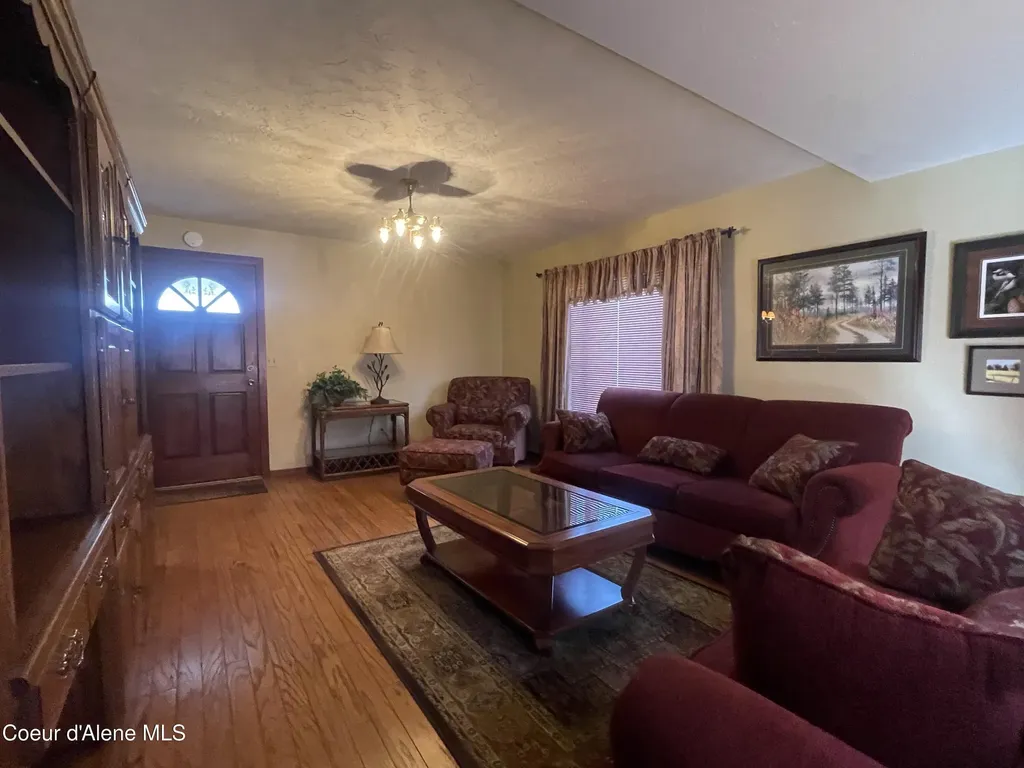 7042 Oak Street Bonners Ferry ID 83805