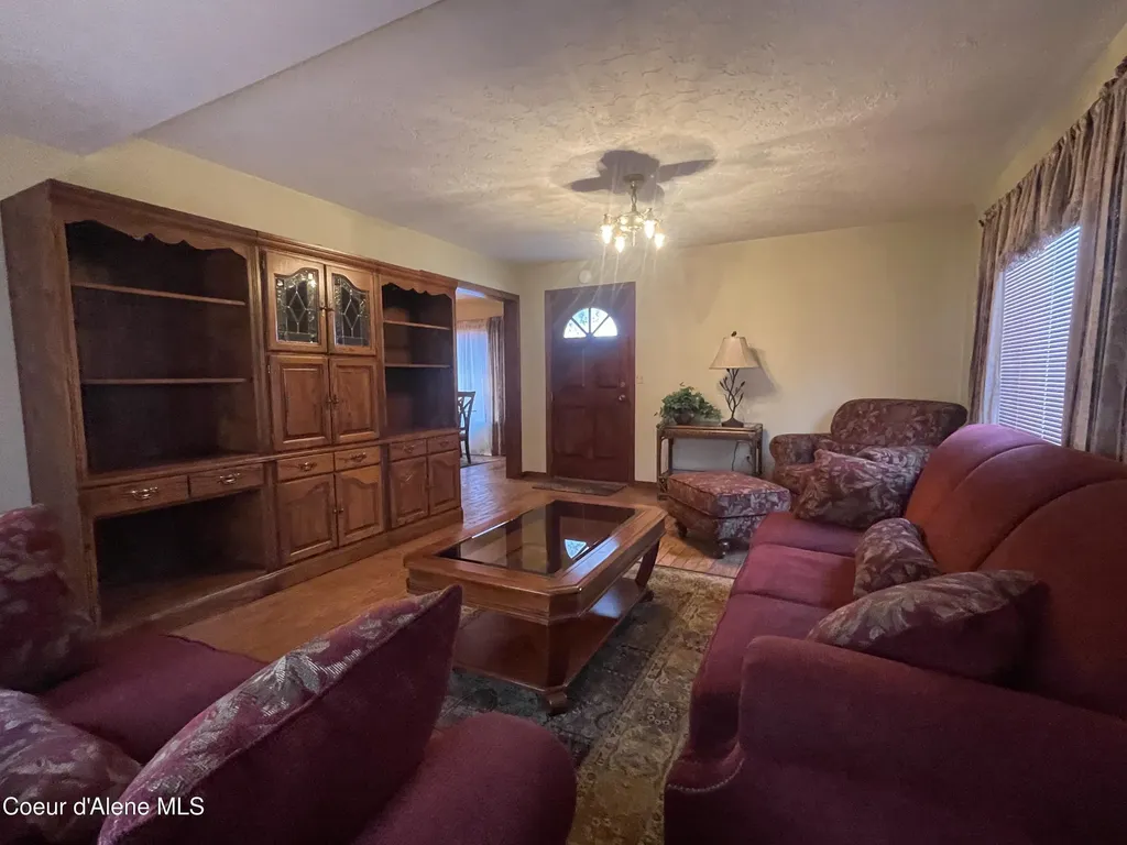 7042 Oak Street Bonners Ferry ID 83805