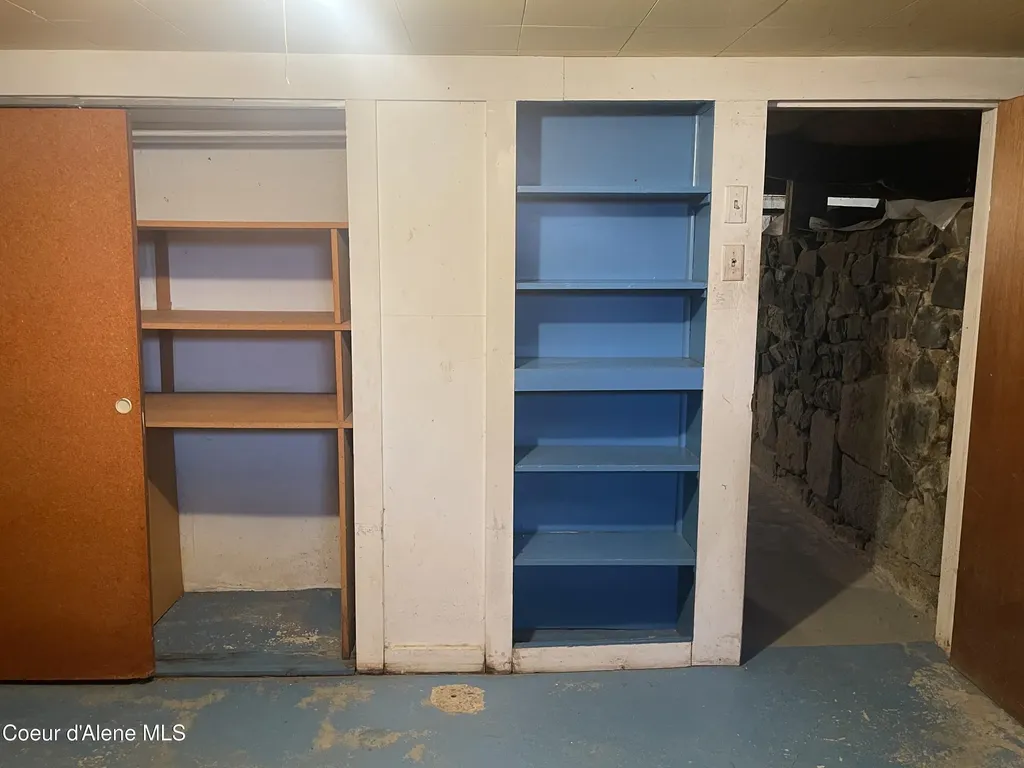 7042 Oak Street Bonners Ferry ID 83805