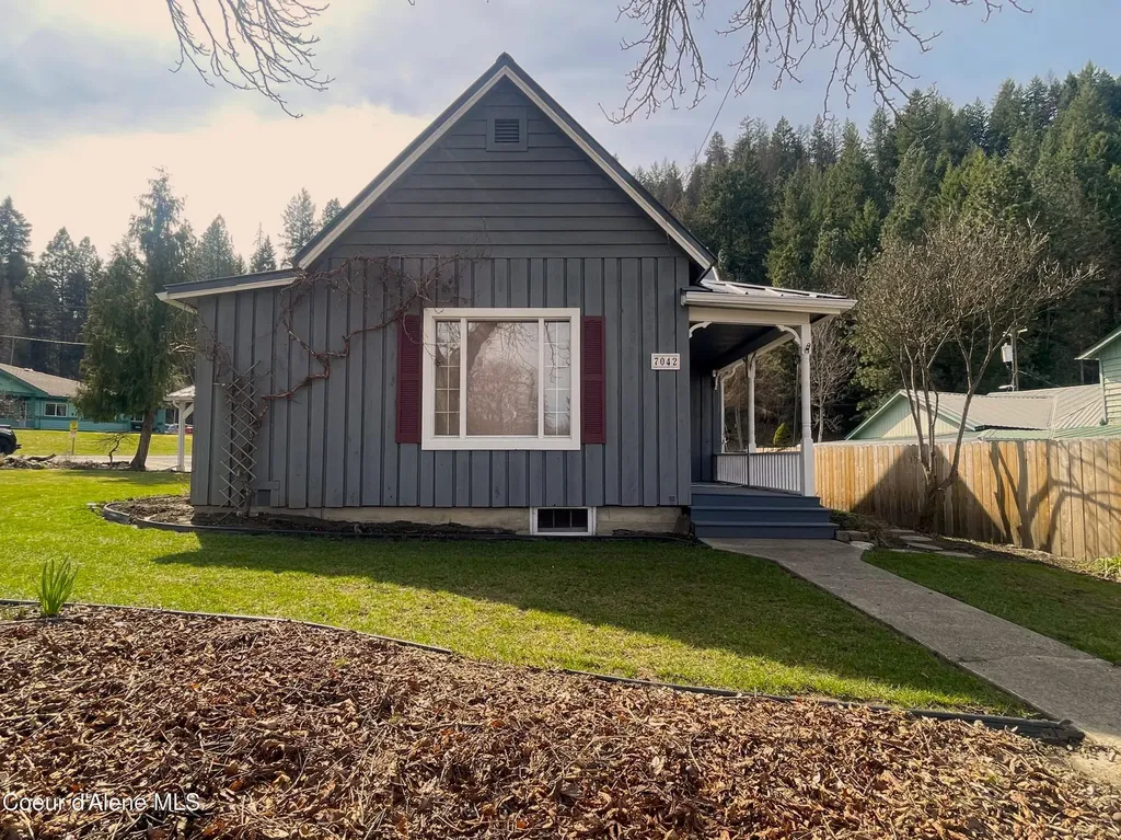 7042 Oak Street Bonners Ferry ID 83805