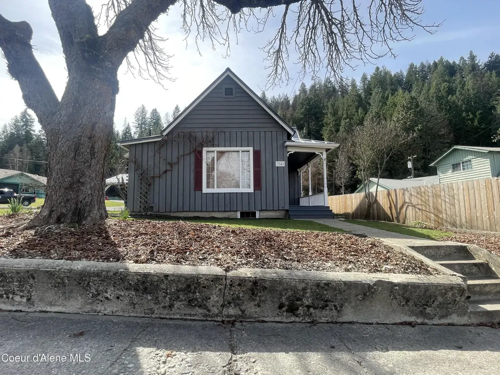 7042 Oak Street Bonners Ferry ID 83805