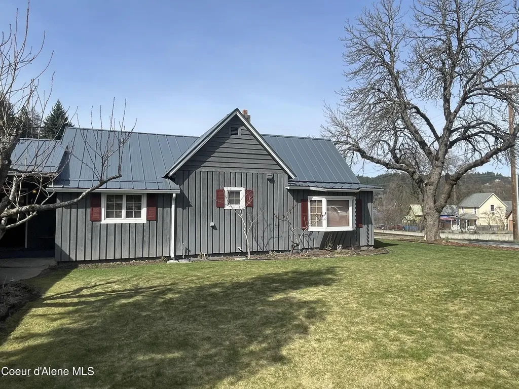7042 Oak Street Bonners Ferry ID 83805