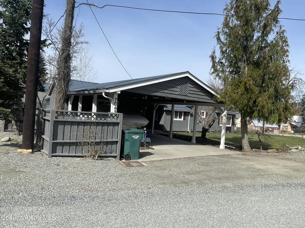 7042 Oak Street Bonners Ferry ID 83805