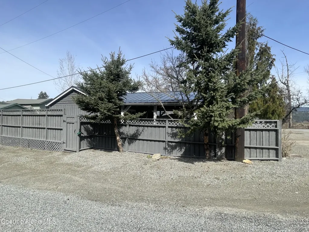 7042 Oak Street Bonners Ferry ID 83805
