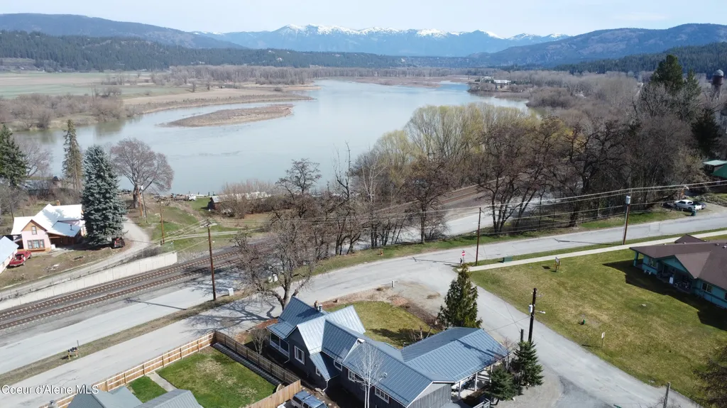 7042 Oak Street Bonners Ferry ID 83805