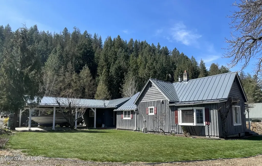 7042 Oak Street Bonners Ferry ID 83805