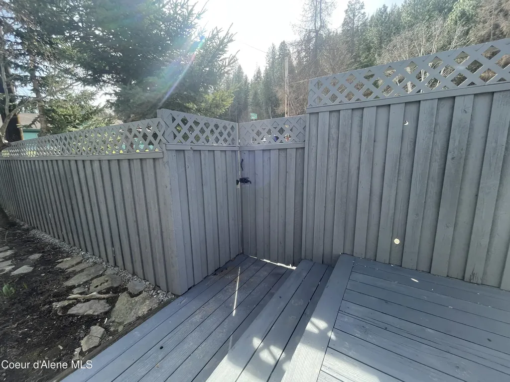 7042 Oak Street Bonners Ferry ID 83805