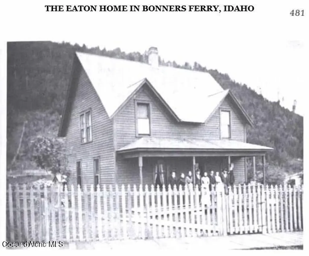 7042 Oak Street Bonners Ferry ID 83805