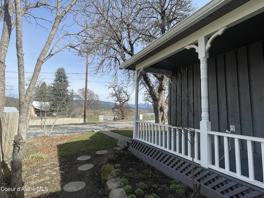 7042 Oak Street Bonners Ferry ID 83805