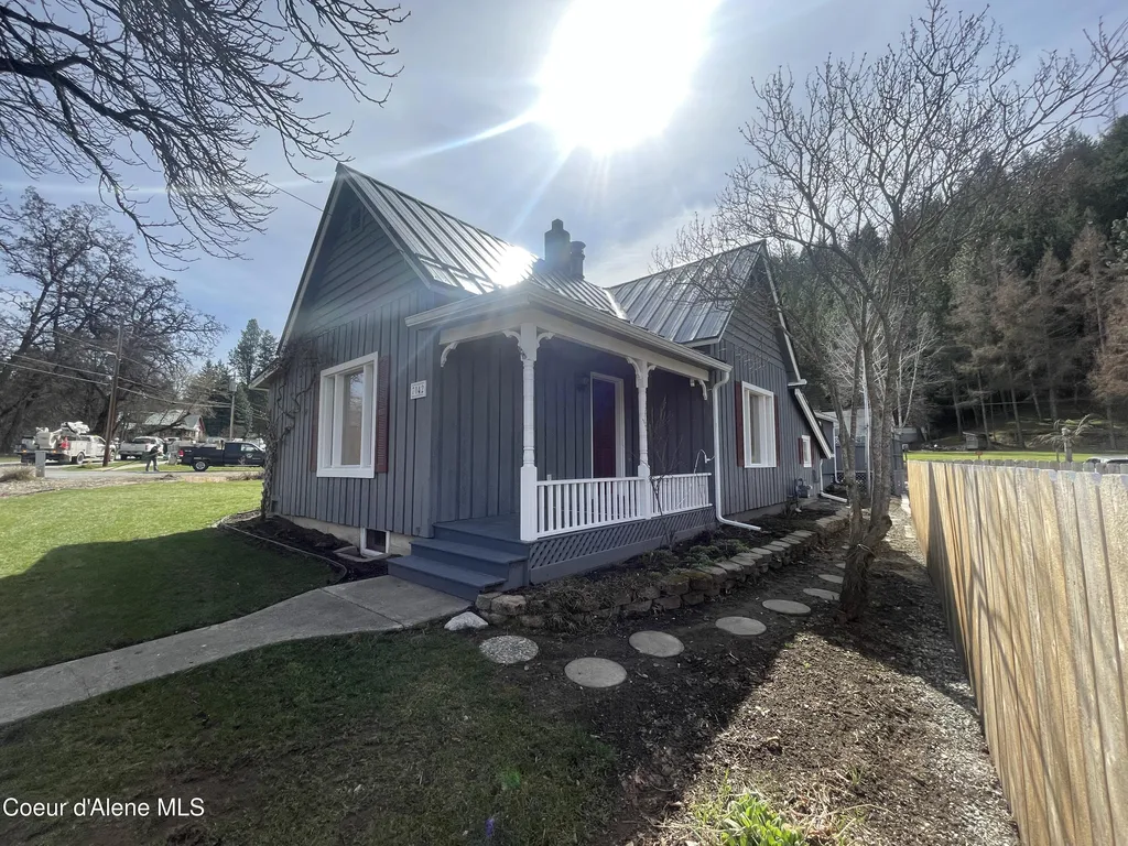 7042 Oak Street Bonners Ferry ID 83805