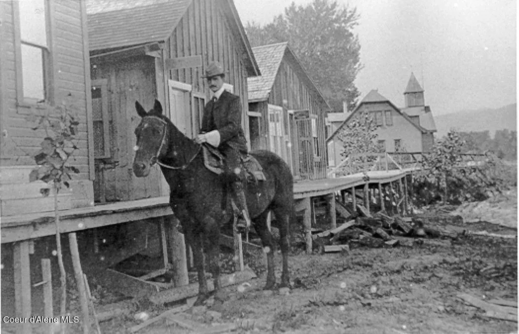 7042 Oak Street Bonners Ferry ID 83805