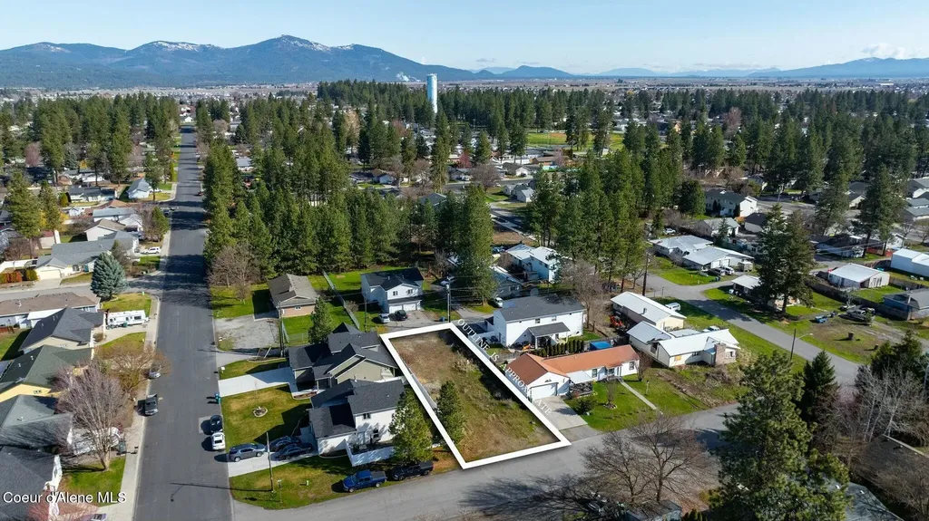 206/209 W 17th/warner Ave/road Post Falls ID 83854
