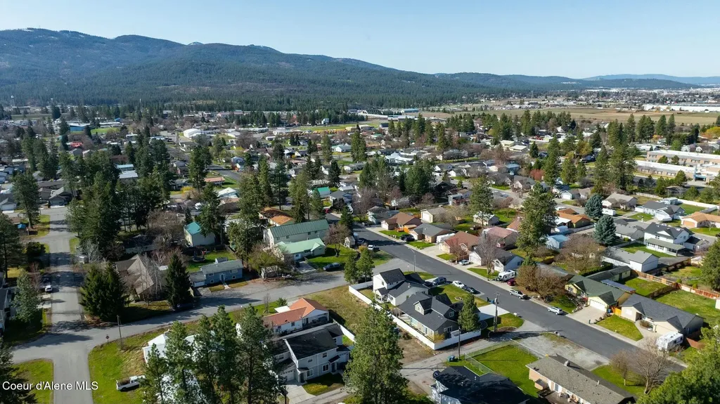 206/209 W 17th/warner Ave/road Post Falls ID 83854
