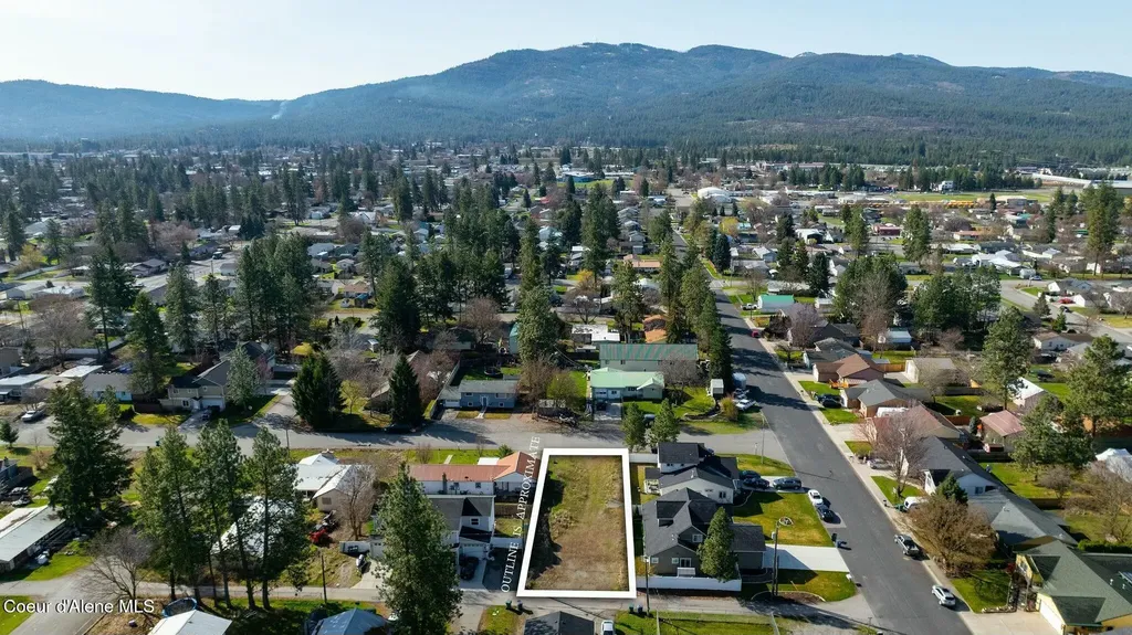 206/209 W 17th/warner Ave/road Post Falls ID 83854