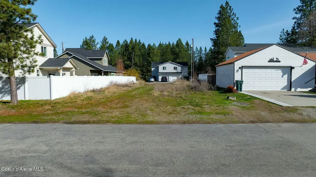 206/209 W 17th/warner Ave/road Post Falls ID 83854