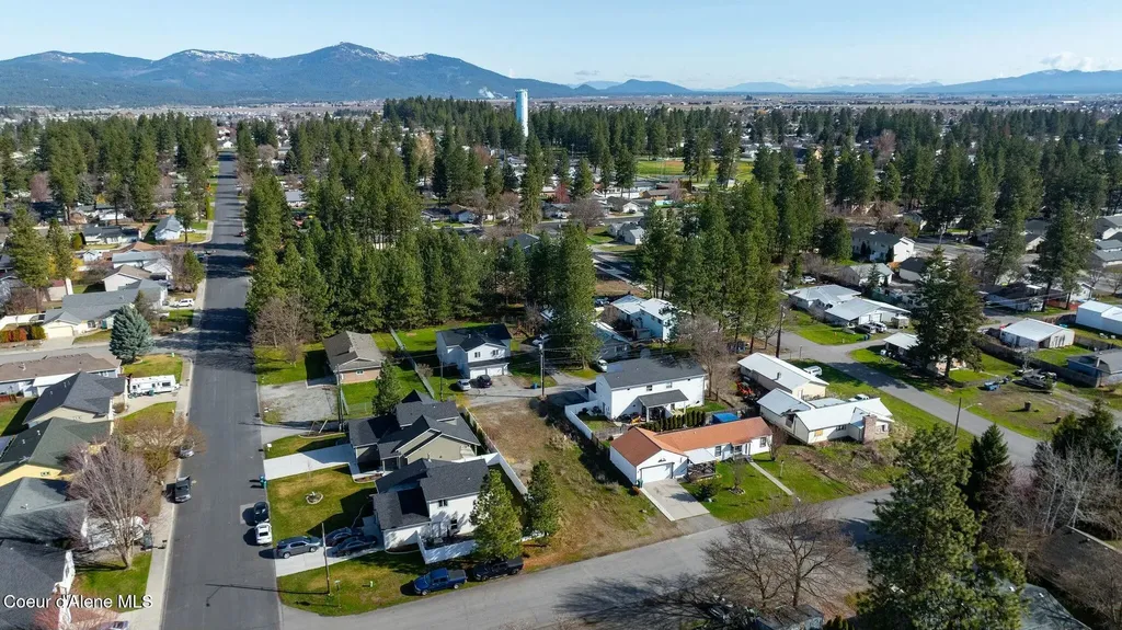 206/209 W 17th/warner Ave/road Post Falls ID 83854