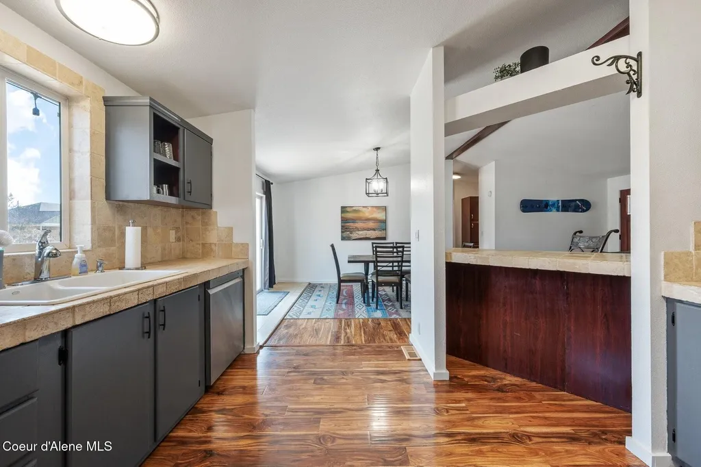662 Roberson Way Sandpoint ID 83864