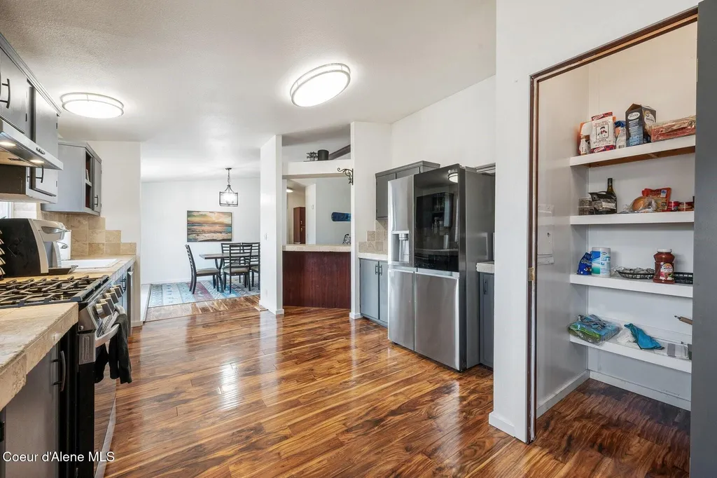 662 Roberson Way Sandpoint ID 83864