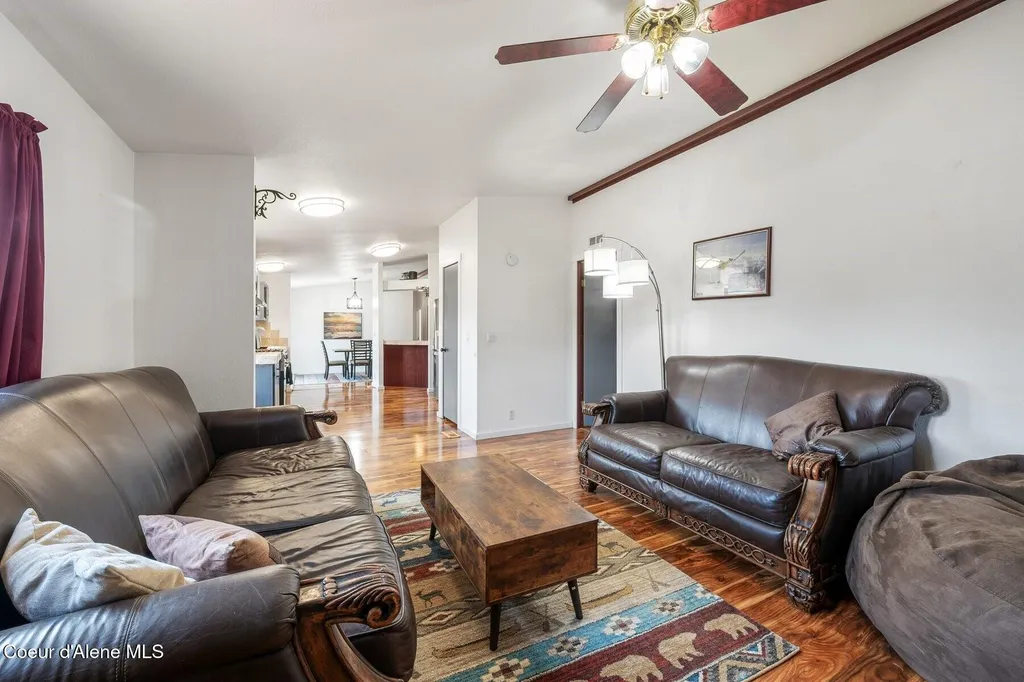 662 Roberson Way Sandpoint ID 83864