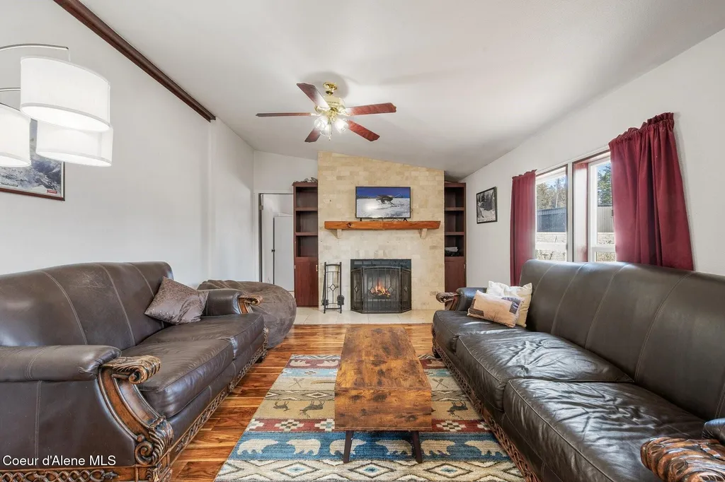 662 Roberson Way Sandpoint ID 83864