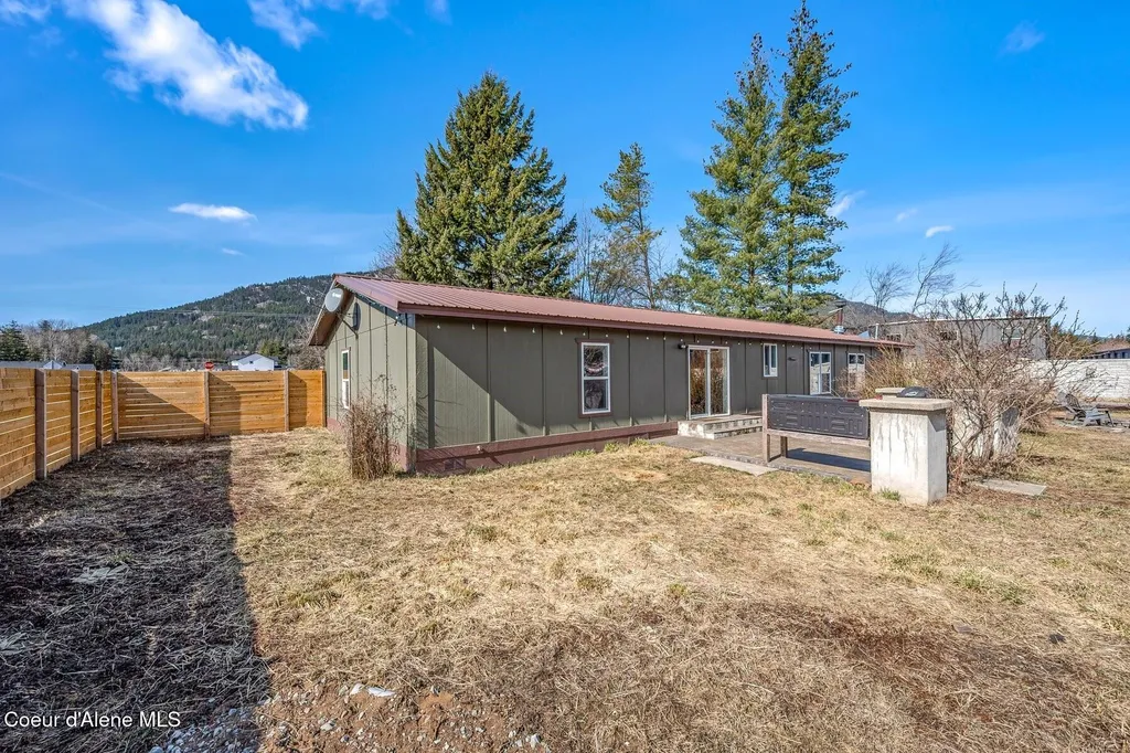 662 Roberson Way Sandpoint ID 83864