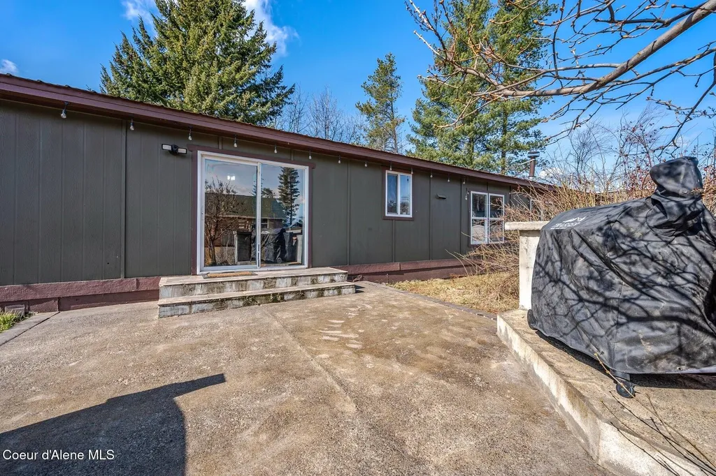 662 Roberson Way Sandpoint ID 83864