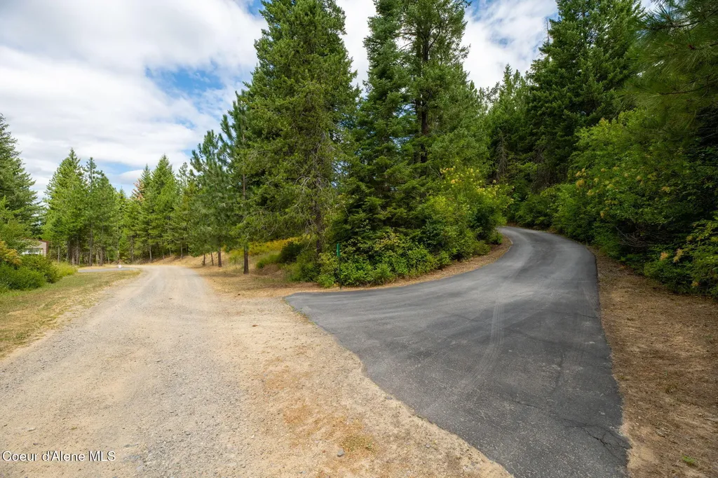5671 E Wildlife Trail Hayden ID 83835