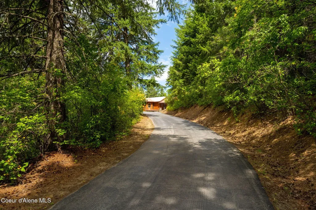 5671 E Wildlife Trail Hayden ID 83835