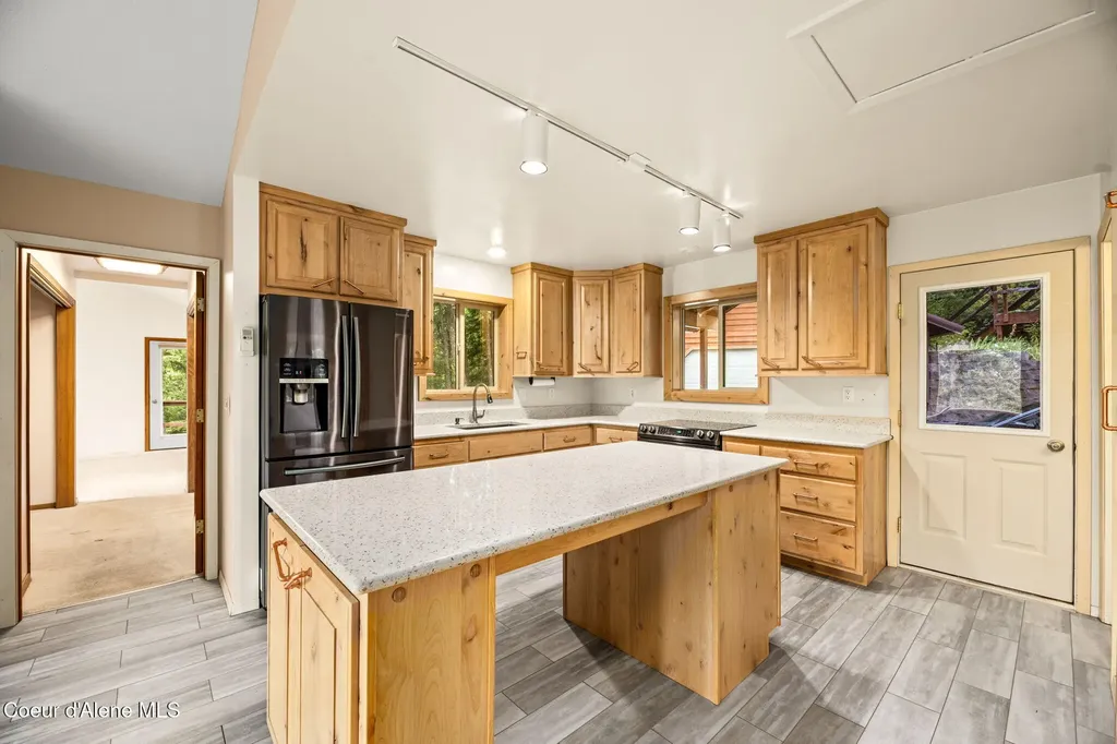 5671 E Wildlife Trail Hayden ID 83835