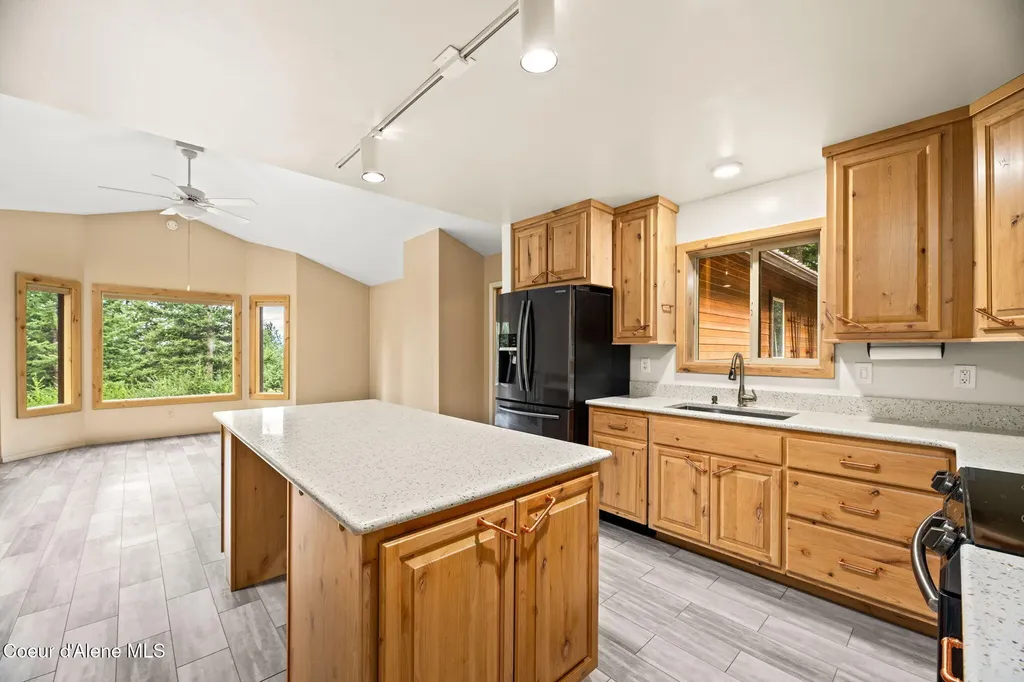 5671 E Wildlife Trail Hayden ID 83835