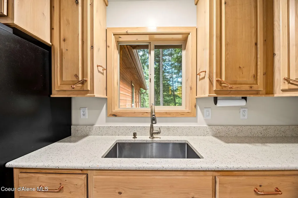 5671 E Wildlife Trail Hayden ID 83835