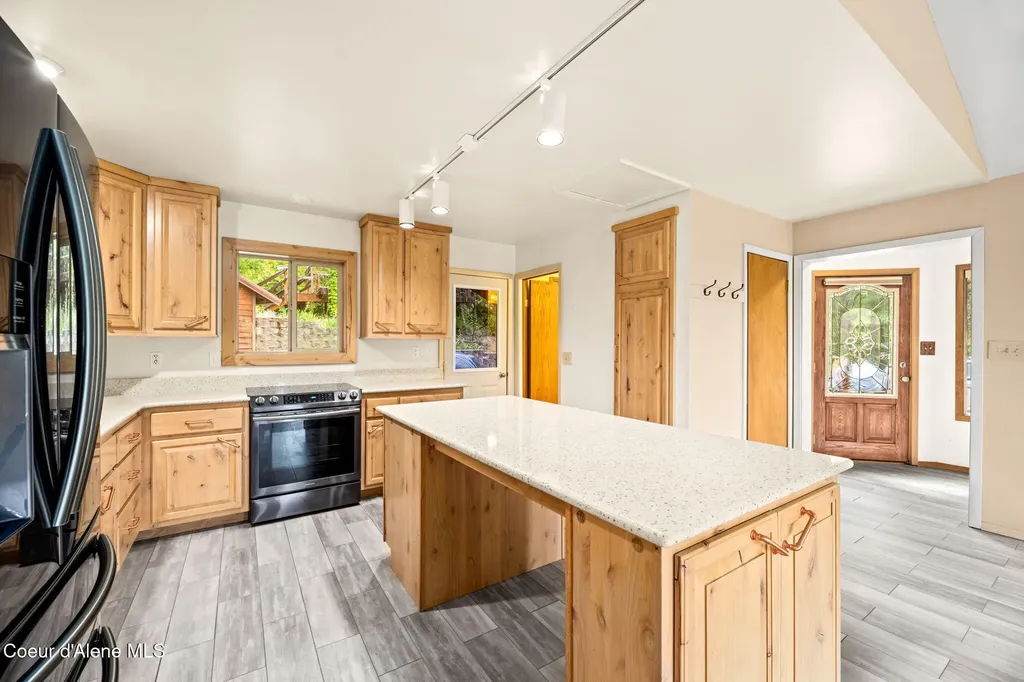 5671 E Wildlife Trail Hayden ID 83835