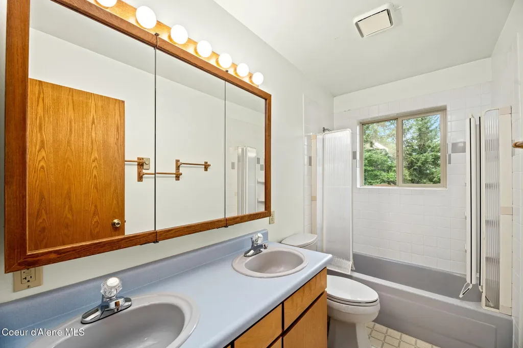 5671 E Wildlife Trail Hayden ID 83835