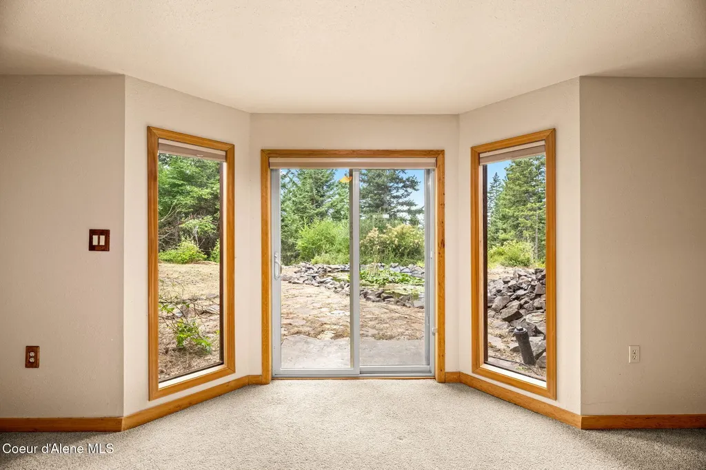 5671 E Wildlife Trail Hayden ID 83835
