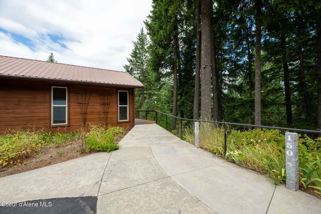 5671 E Wildlife Trail Hayden ID 83835