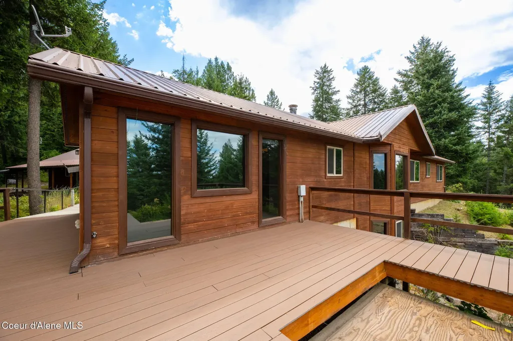 5671 E Wildlife Trail Hayden ID 83835